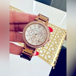 Michael Kors Rose Gold Quartz watch… 38 mm.. good condition. Needs battery